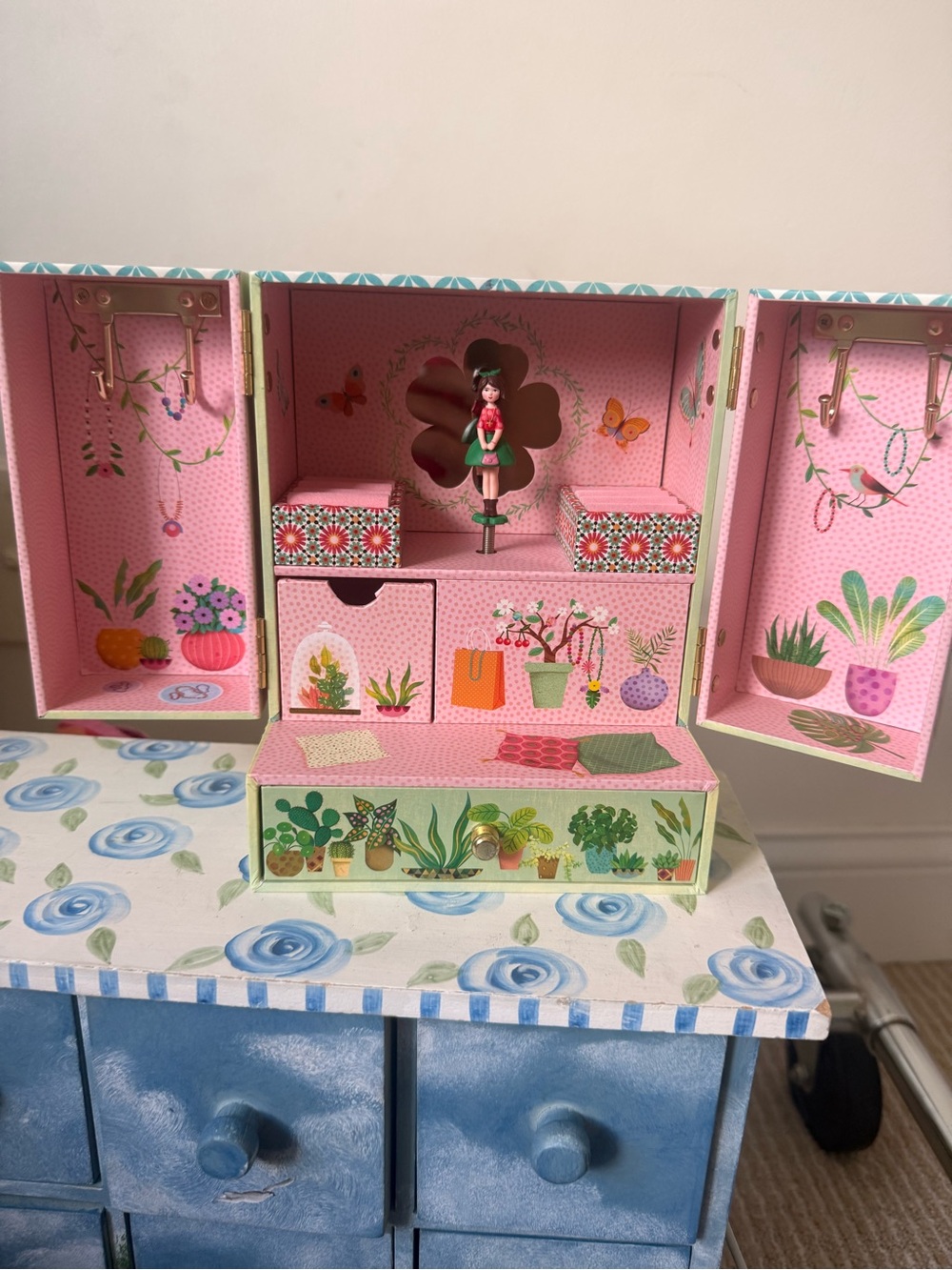 French Pink & Green Anthropology Jewelry Box - Picture 9 of 11